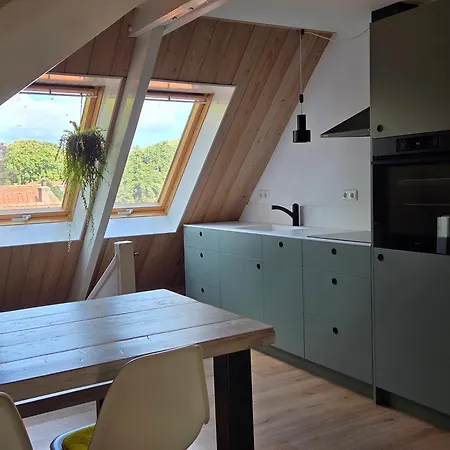 Aan De Burgwal בית אירוח